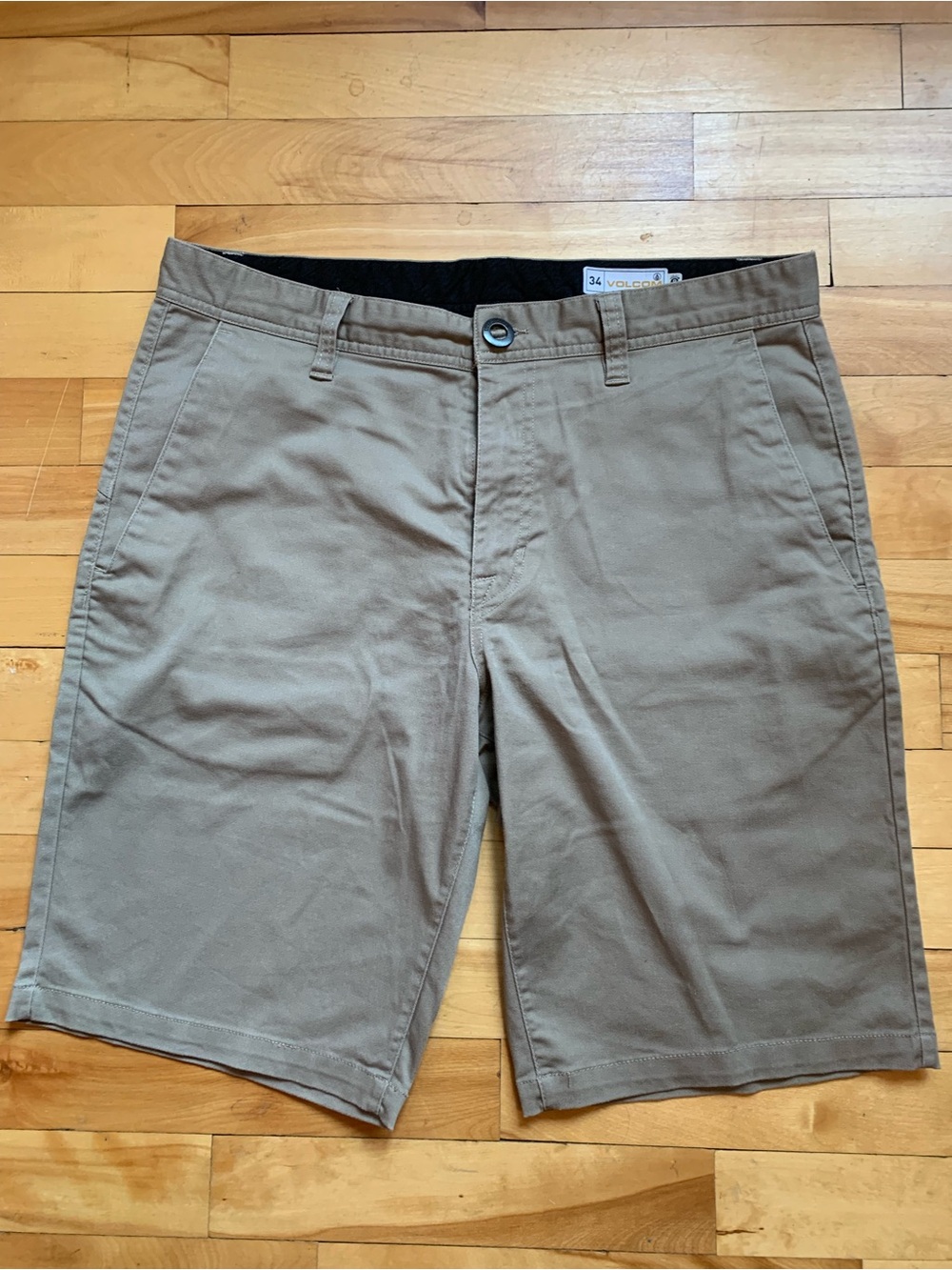 Volcom - Men Short size 34, beige